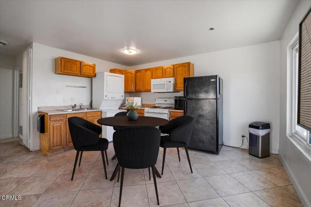 Detail Gallery Image 3 of 15 For 218 S Steckel Dr Dr, Santa Paula,  CA 93060 - 2 Beds | 1 Baths