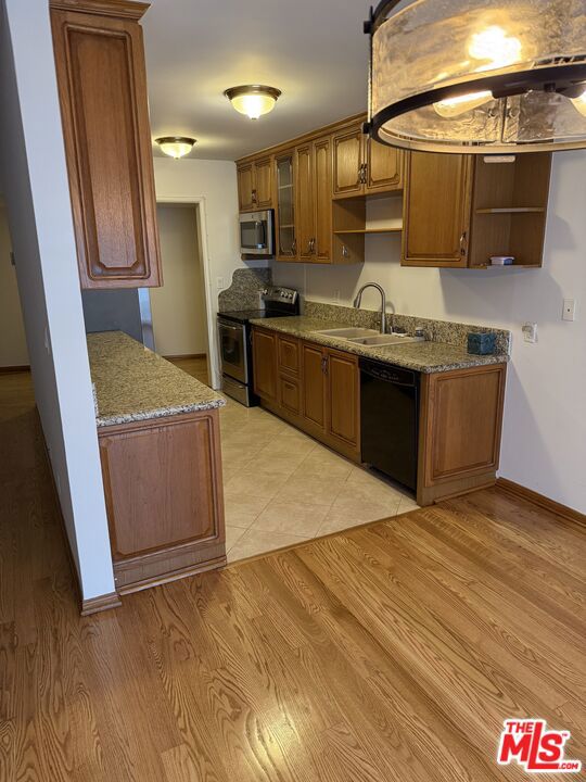 4647 Willis Avenue, Sherman Oaks CA: https://media.crmls.org/mediaz/91d17dfb-bb5e-46d0-856d-a59edaf9f787.jpg