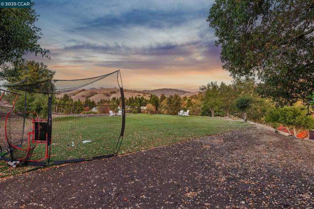 3656 Old Blackhawk Rd, Danville CA: https://media.crmls.org/mediaz/91d1bcde-f024-4a2d-aa4f-8a2ef7902cc7.jpg