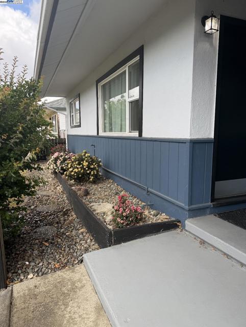 224 E Tennessee St, Fairfield CA: https://media.crmls.org/mediaz/91d1cbf8-821a-4ab4-9633-907ce16f92d8.jpg