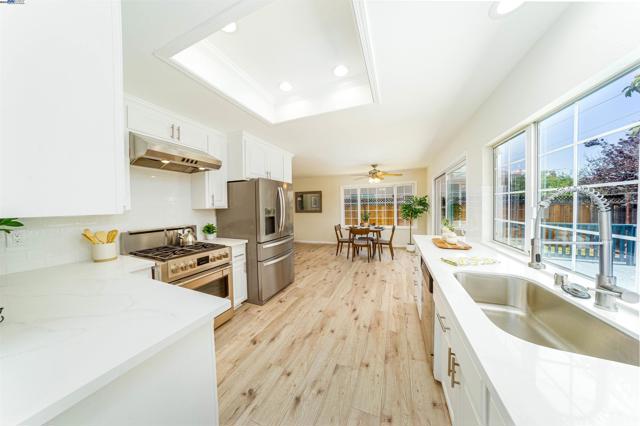709 Covina Way, Fremont CA: https://media.crmls.org/mediaz/91d1f46e-7254-44d5-988c-eb0bae454e9c.jpg