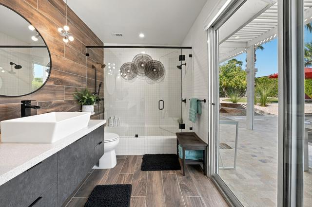 2210 E Calle Papagayo, Palm Springs, CA 92262