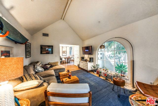 1943 19th Street, Santa Monica CA: https://media.crmls.org/mediaz/91d250ff-c1ec-40d9-a979-e4cb72fb2d10.jpg