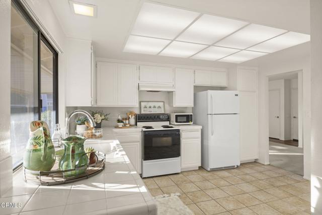 29221 Village 29, Camarillo CA: https://media.crmls.org/mediaz/91d2785e-156a-4db4-ae10-4e89cb159dee.jpg