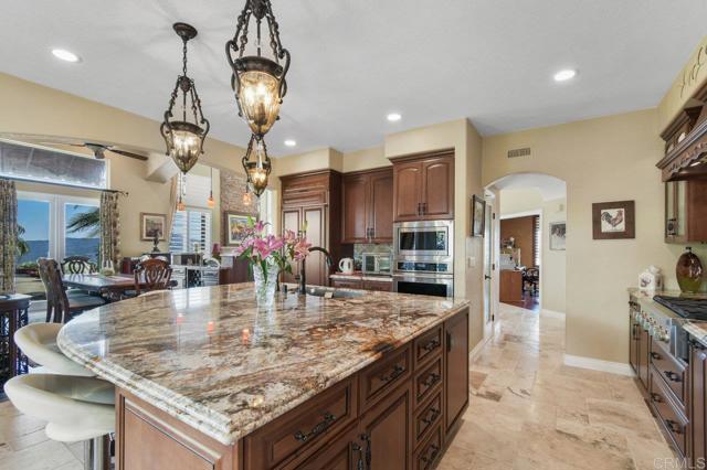 15718 Creek Hills Road, El Cajon CA: https://media.crmls.org/mediaz/91d28bc2-a1c5-42cc-a8d5-293b4d63a40e.jpg