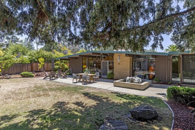 19269 De Havilland Drive, Saratoga CA: https://media.crmls.org/mediaz/91d2cb0d-a4c0-488e-8d61-08e06a8e6bb4.jpg