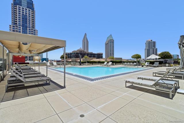 700 Front St, San Diego CA: https://media.crmls.org/mediaz/91d2eb28-7ca7-4a05-8f78-17181bd4de9c.jpg