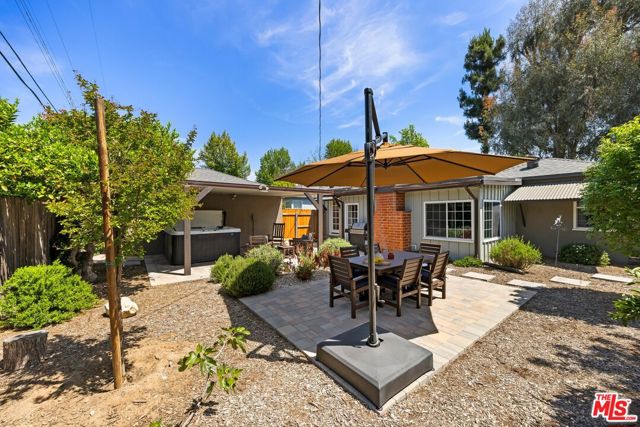 6611 Gerald Avenue, Lake Balboa CA: https://media.crmls.org/mediaz/91d32644-3b33-4cac-8e30-9a4887aab53b.jpg