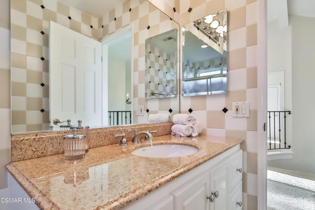 2328 Otono Circle, Thousand Oaks CA: https://media.crmls.org/mediaz/91d3ab2c-516b-407a-8d27-660641dd9daf.jpg