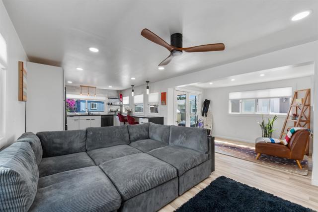 699 N Vulcan Avenue, Encinitas CA: https://media.crmls.org/mediaz/91d3af82-b8f3-451f-afe7-b931d684a87d.jpg