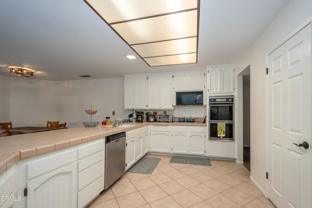 Detail Gallery Image 9 of 31 For 670 Lions Gate Dr, Oxnard,  CA 93030 - 3 Beds | 2/1 Baths
