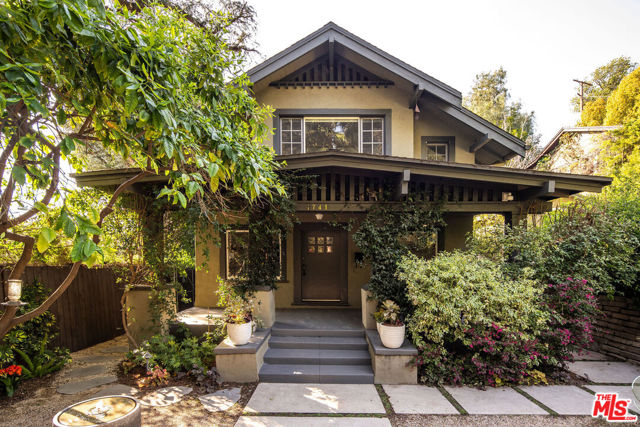 1741 Golden Gate Avenue, Los Angeles CA: https://media.crmls.org/mediaz/91d44047-c5fb-4e0c-ad79-b7a1bcfe52ec.jpg