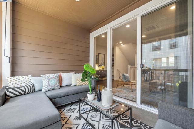 1815 Balsa St, Alameda CA: https://media.crmls.org/mediaz/91d44c7e-2af5-4753-ad4c-298a0420cab5.jpg
