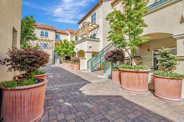 108 Bryant Street, Mountain View CA: https://media.crmls.org/mediaz/91d470c4-618e-4695-b38f-fc219056ab44.jpg