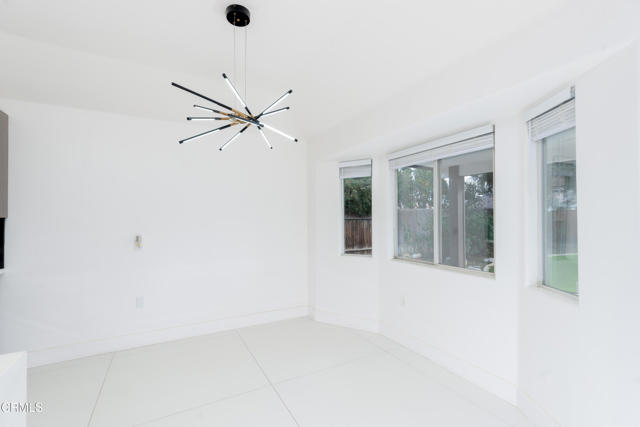 Detail Gallery Image 13 of 36 For 10103 Wentworth Ct, Bakersfield,  CA 93311 - 3 Beds | 2 Baths