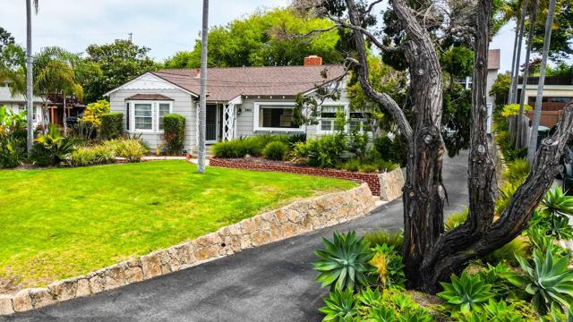 2862 Highland Drive, Carlsbad CA: https://media.crmls.org/mediaz/91d5b402-f78c-4179-ba06-49aa3a5f97e8.jpg