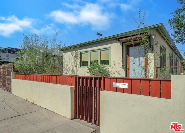 323 Venice Way photo 3