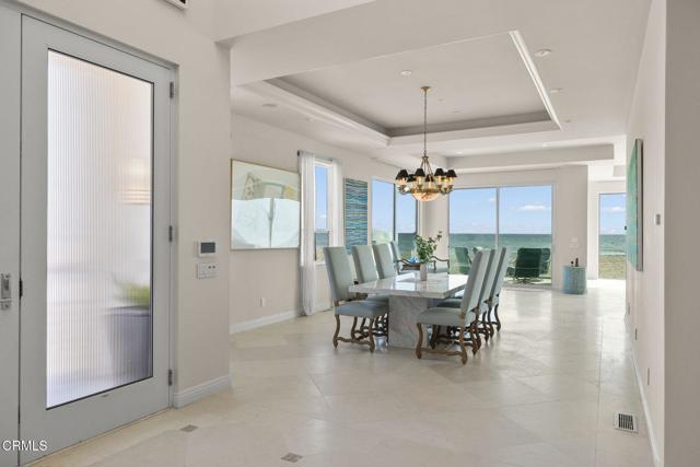 1135 Capri Way, Oxnard CA: https://media.crmls.org/mediaz/91d69f11-eeca-4a5c-852c-6ecc436c4036.jpg