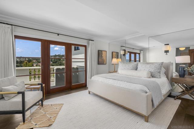 6404 La Jolla Scenic Drive S, La Jolla CA: https://media.crmls.org/mediaz/91d6c1d1-bca4-46da-9403-e5e8a39f04f7.jpg