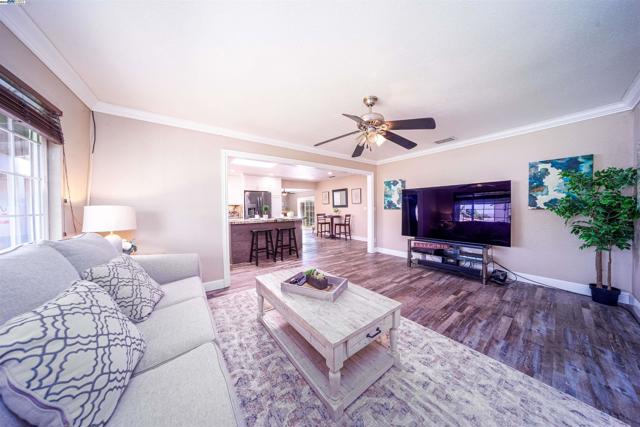 34505 Salinas Pl, Fremont CA: https://media.crmls.org/mediaz/91d6c2c5-3370-4a33-bc3f-220a3a3ef9cf.jpg