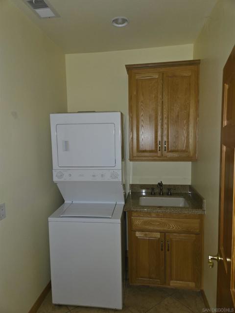 24726 Zanja Place, Ramona CA: https://media.crmls.org/mediaz/91d7e955-0fec-4562-8d5d-7cba89541d37.jpg