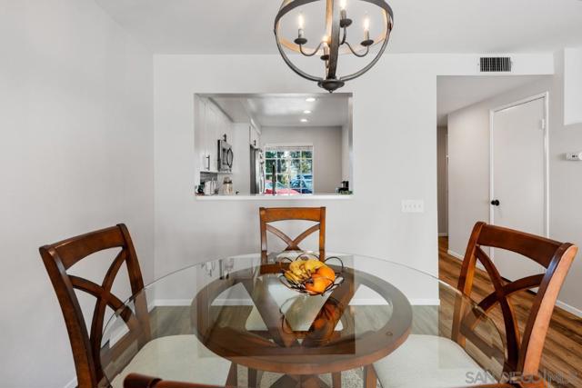 3731 Caminito Carmel Lndg, San Diego CA: https://media.crmls.org/mediaz/91d84dca-dcca-46bf-9b29-e7133a641bc1.jpg