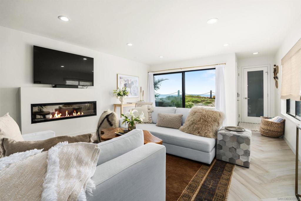 435 S Sierra Ave #114