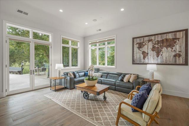 17435 Phillips Avenue, Los Gatos CA: https://media.crmls.org/mediaz/91d8cc21-6690-4b73-813e-df058d6186f8.jpg