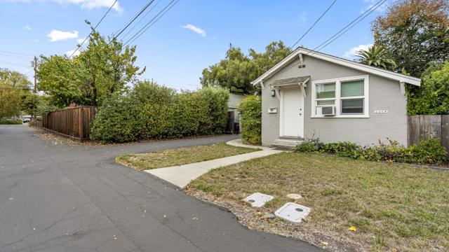 2262 Louis Road, Palo Alto CA: https://media.crmls.org/mediaz/91d8d274-127b-41c3-a378-19504dc58408.jpg