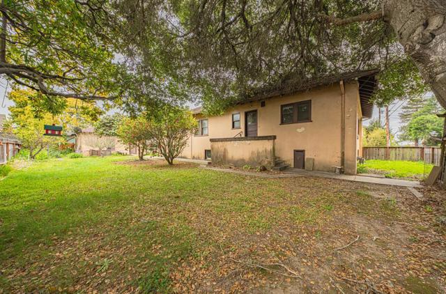 4705 Crystal Street, Capitola CA: https://media.crmls.org/mediaz/91d94fcf-f06b-46c9-8a25-39dc51bcb1fe.jpg