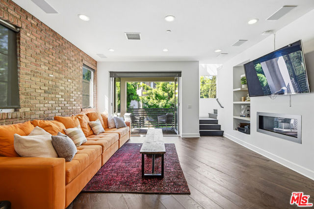 Image 6 of 33 For 5821 Lantern Court