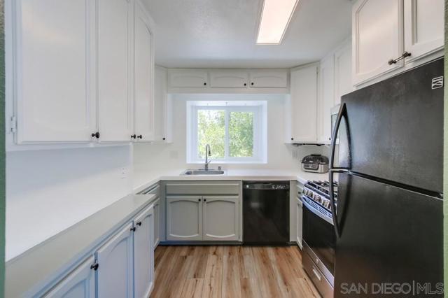 1520 Granite Hills Dr, El Cajon CA: https://media.crmls.org/mediaz/91d9e160-0634-4d1d-b6a9-64c2447292d1.jpg