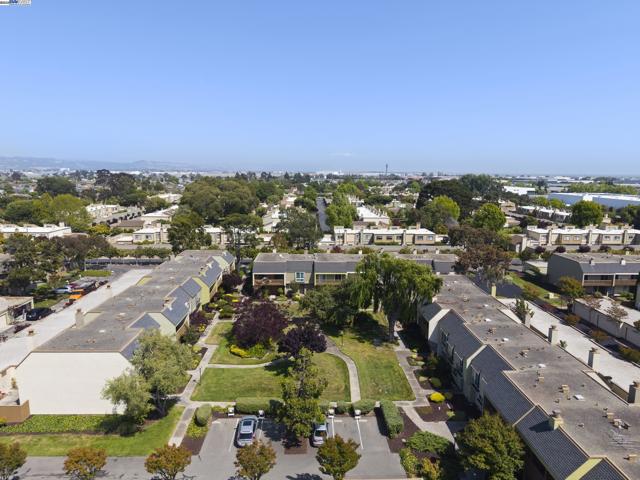 3112 La Campania, Alameda CA: https://media.crmls.org/mediaz/91da3891-407e-46e4-8f6a-69dff3e97f9c.jpg