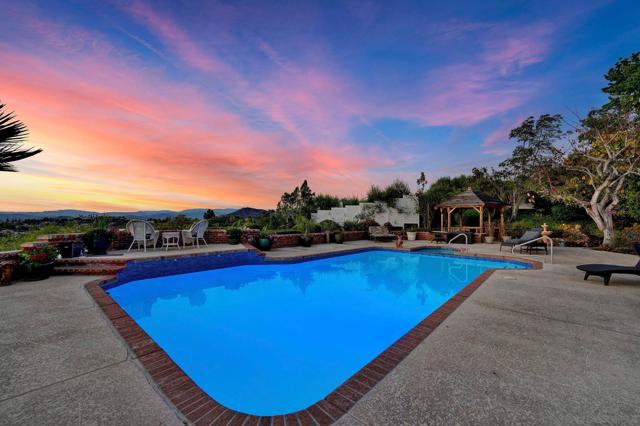 17505 Corte Lomas Verde, Poway CA: https://media.crmls.org/mediaz/91da9642-9a20-46a9-b71a-d8c32862cc91.jpg
