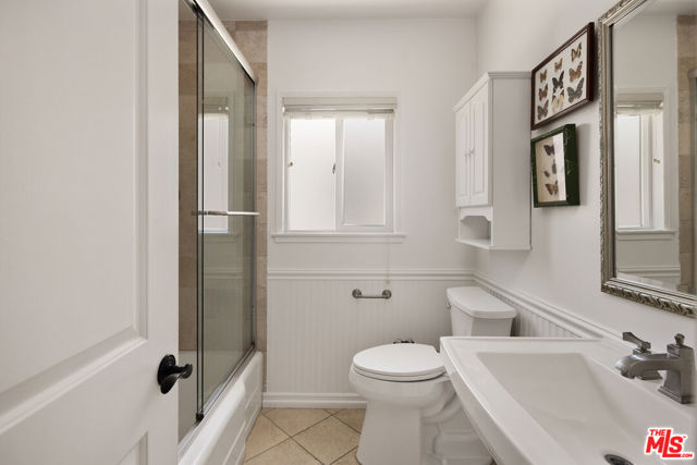 1089 Palms Boulevard, Venice CA: https://media.crmls.org/mediaz/91dac157-29b0-4670-858b-dc78014c1839.jpg