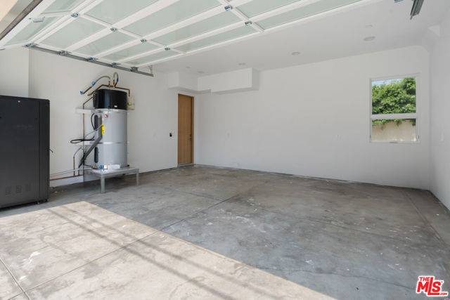 11622 Charnock Road, Los Angeles CA: https://media.crmls.org/mediaz/91db49ab-61e7-45e2-a1fc-b200939040e9.jpg