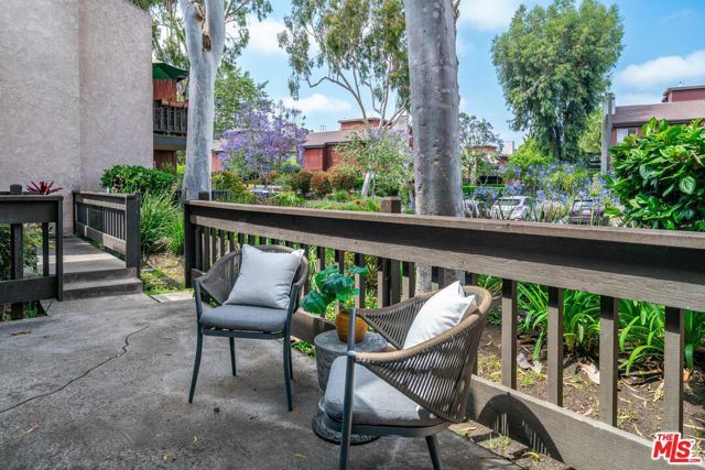 4939 Maytime Lane, Culver City CA: https://media.crmls.org/mediaz/91dc0ecb-5cbd-4276-aed7-5f9f7939432c.jpg