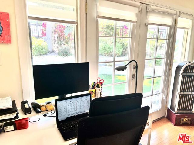 4340 Sepulveda Boulevard, Sherman Oaks CA: https://media.crmls.org/mediaz/91dc4251-7a36-468f-ad40-8b8f51b7969f.jpg