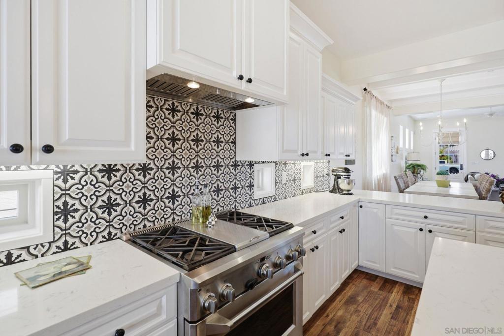 https://media.crmls.org/mediaz/91dcf2c7-821a-4fdc-85fe-97460907692f.jpg?preset=X-Large