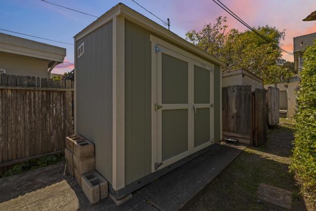 399 13th Avenue, Santa Cruz CA: https://media.crmls.org/mediaz/91de164f-c028-4a8f-a5d5-315df1e85feb.jpg