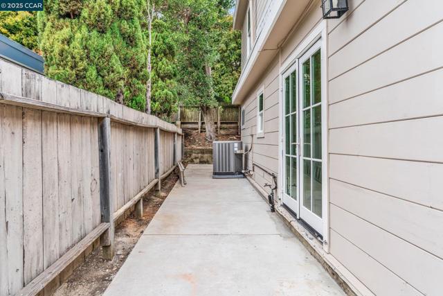 83 Arlington Ave., Kensington CA: https://media.crmls.org/mediaz/91de576d-e0a4-44c7-b8db-37ce842b4ad6.jpg
