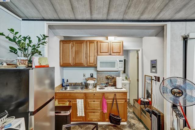 4909 Romeo, Fremont CA: https://media.crmls.org/mediaz/91ded38d-9f62-4fd9-be8d-7cada6e18d20.jpg
