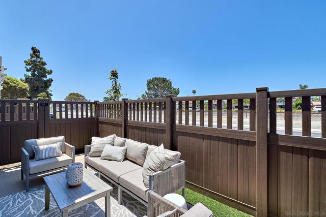 571 N Vulcan Ave, Encinitas CA: https://media.crmls.org/mediaz/91df45f7-cea3-4243-96a0-47d5e7c1848b.jpg