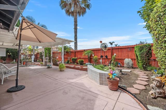 2175 Castilla Way, Oceanside CA: https://media.crmls.org/mediaz/91df8b94-5ac8-4975-bcba-43dc3f85d6e5.jpg