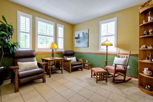 Detail Gallery Image 13 of 46 For 11590 Trailbrook Ln, San Diego,  CA 92128 - 4 Beds | 3 Baths