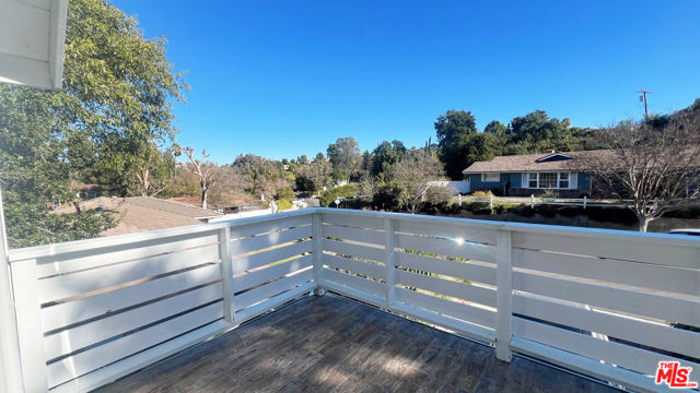 22111 Independencia Street, Woodland Hills CA: https://media.crmls.org/mediaz/91e05616-97dc-49e6-b55b-fe366d2eb9ec.jpg