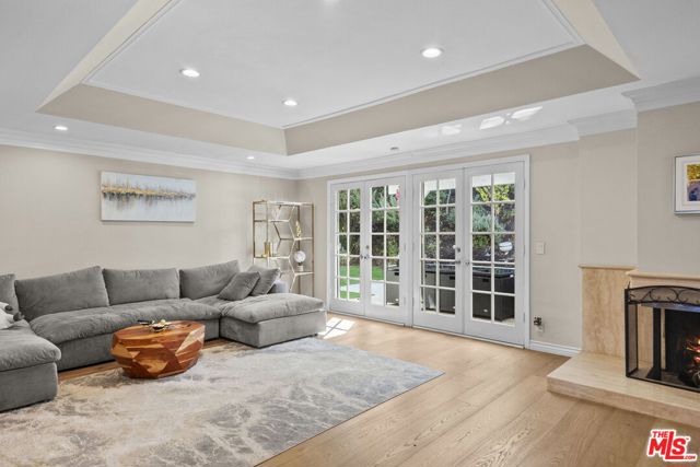 22241 Alizondo Drive, Woodland Hills CA: https://media.crmls.org/mediaz/91e0c4bb-3948-401d-9427-9909d7706ade.jpg