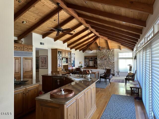 KITCHEN AND FAMILY ROOM