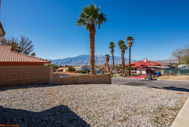 9210 Calle Barranca, Desert Hot Springs CA: https://media.crmls.org/mediaz/91e15ce8-8ee1-4785-9d00-a67cc8f8634b.jpg