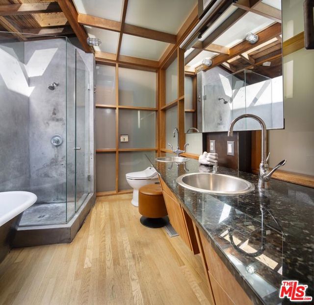 Drew Fenton | 10335 Oletha Lane Los Angeles CA | MLS: 7455546